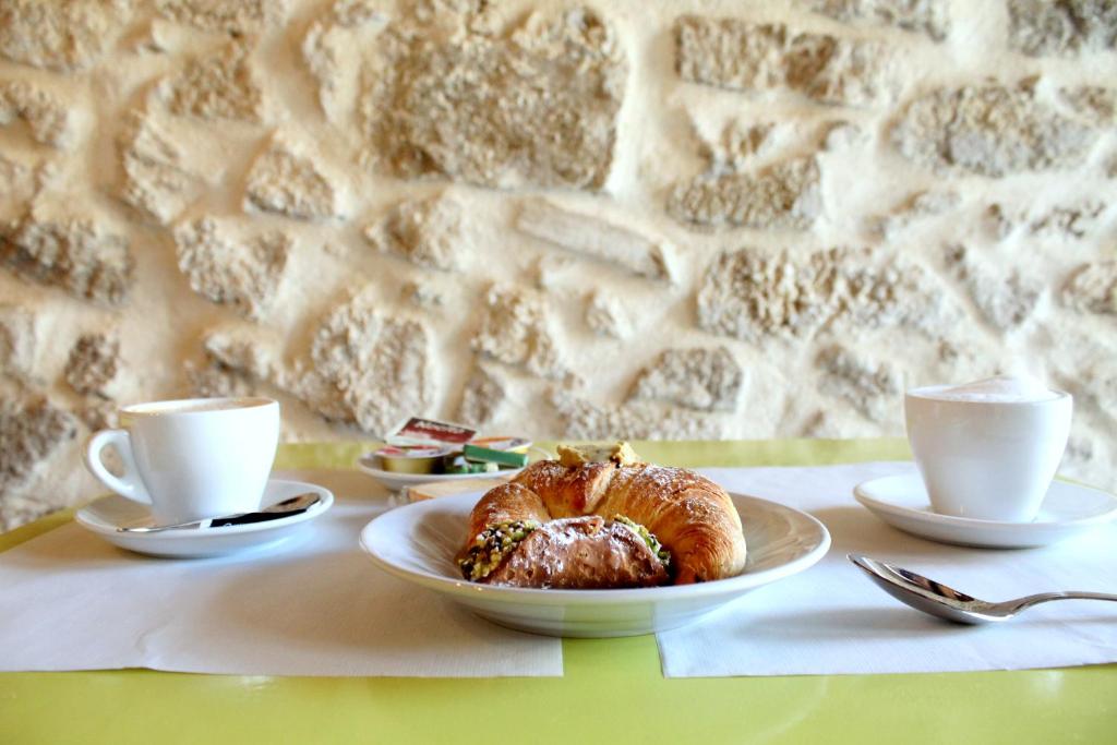 Jedlo v ubytovaní bed & breakfast alebo blízkom okolí