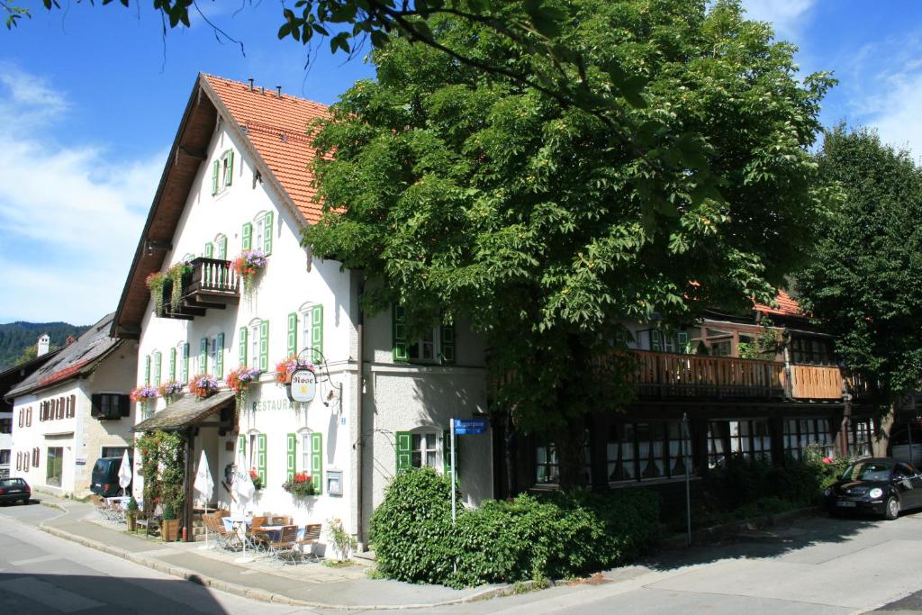 Hotel-Gasthof Rose, Oberammergau, Germany - Booking.com