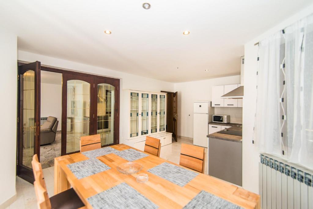 Kuchyň nebo kuchyňský kout v ubytování Apartments Dino