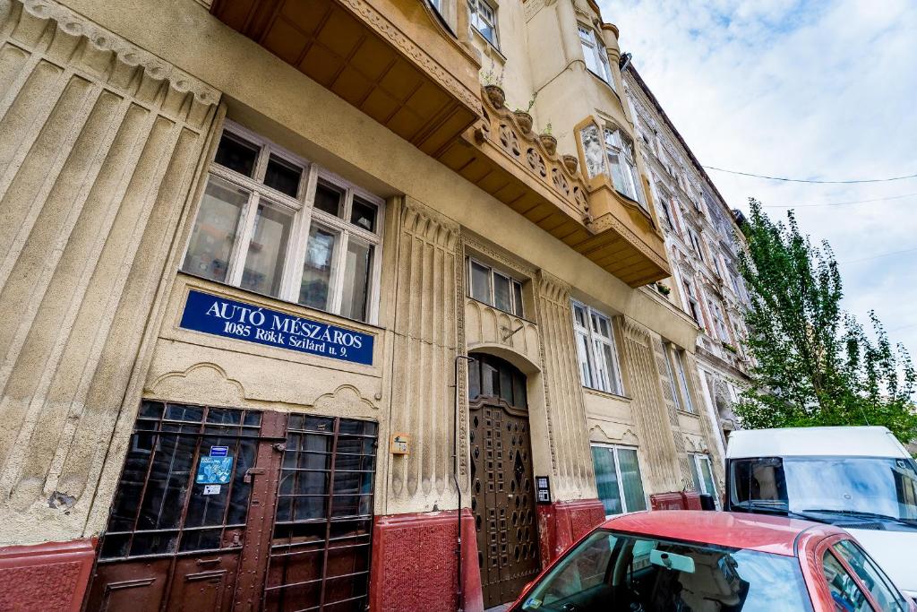 The building in which Az apartmant is located