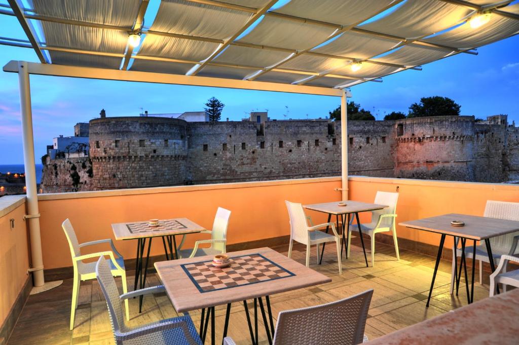 Restaurace v ubytování Cala Dei Normanni - Camere sulle Mura