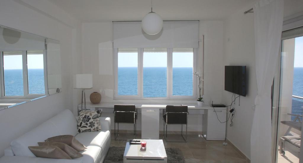 White Residence Luxury Apartments - Imazhi 5