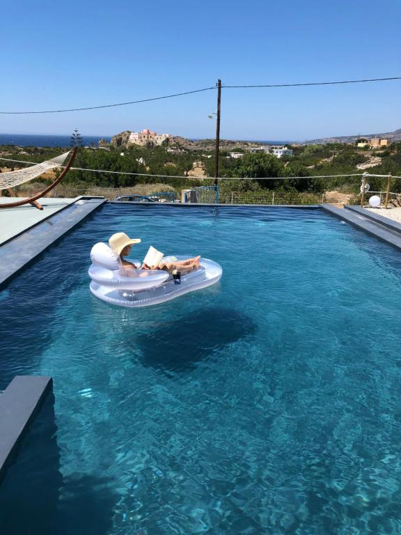 Swimmingpoolen hos eller tæt på Ariadne