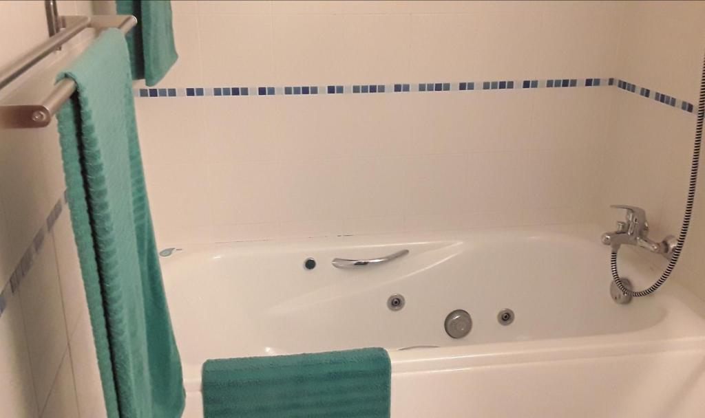 Jacuzzi Apartamentos Sherryflat Paralejo 10 - Parking Jerez de la Frontera