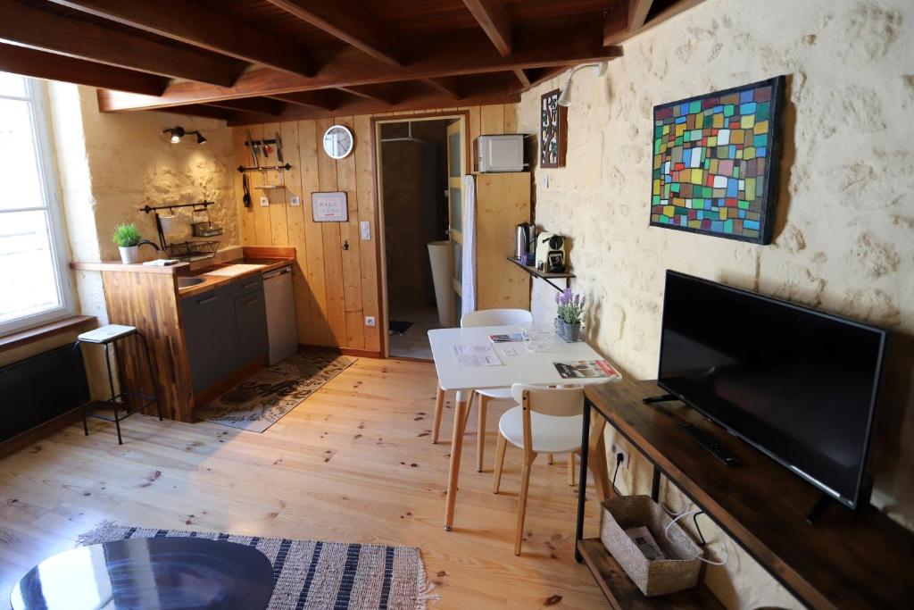 Les Appartements de la Victoire, Centre-ville, Possibilité Parking GRATUIT - Apartment Le Bonheur