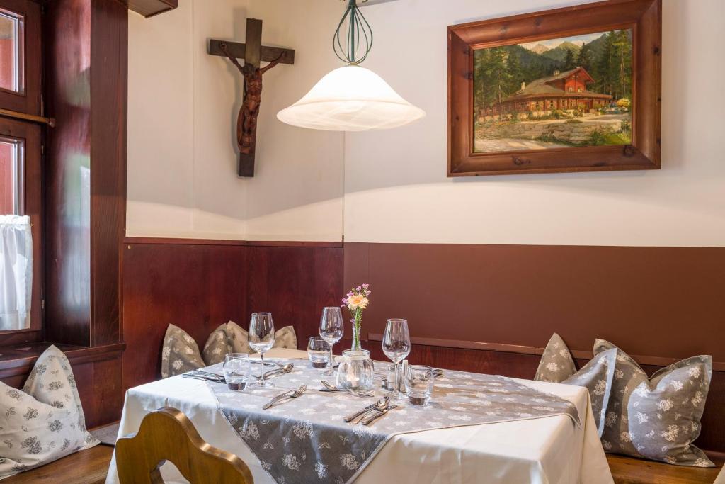 Fotografie z fotogalerie ubytování Gasthof Restaurant Waldcafé v Mayrhofenu