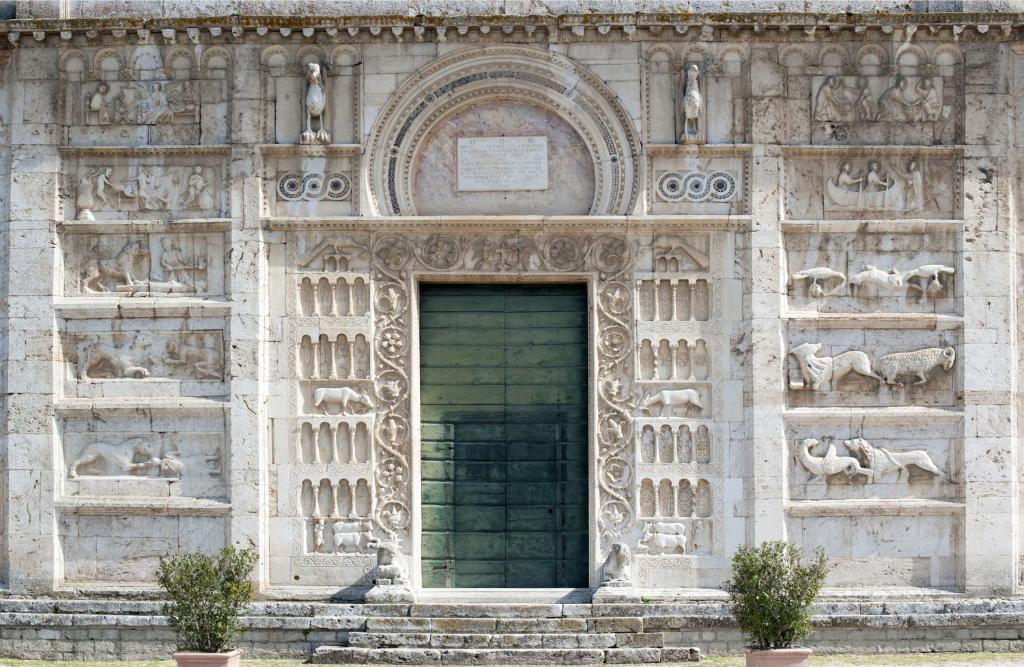 The facade or entrance of Hotel Athena