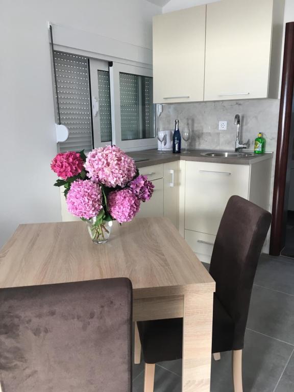 A cozinha ou kitchenette de Apartments Stetonn