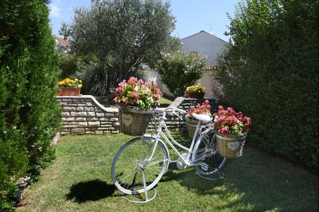 Ogród w obiekcie Holiday Home Villa Margherita