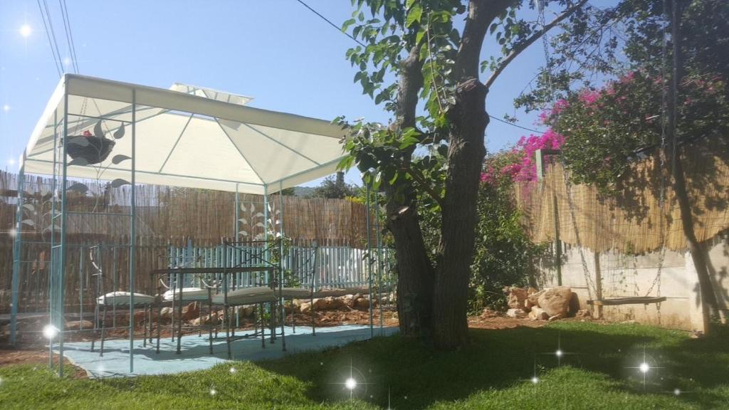 Zahrada ubytování Michelle Suite סוויטת מישל