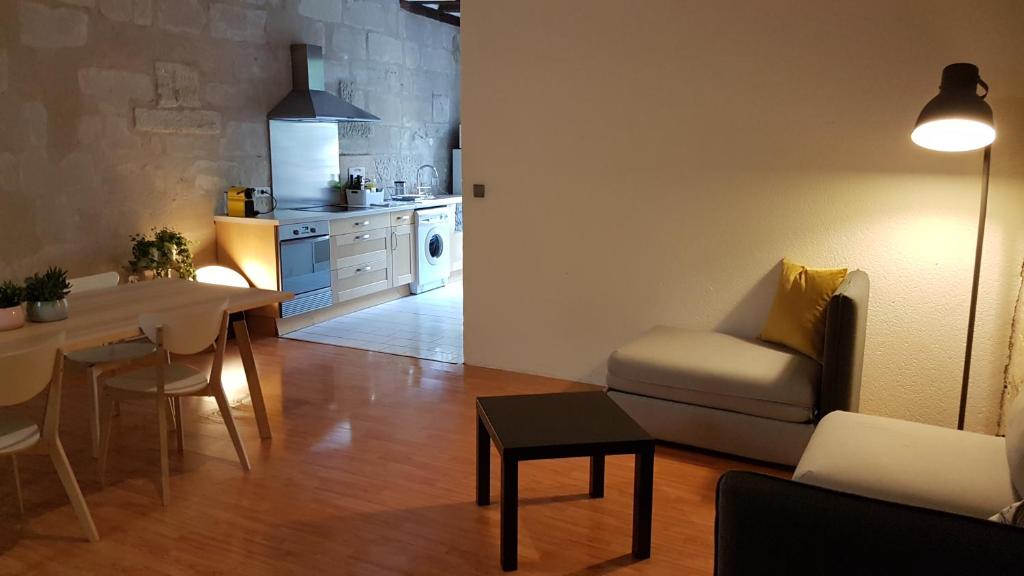 Appartement quartier historique proche des Halles - отзывы и видео