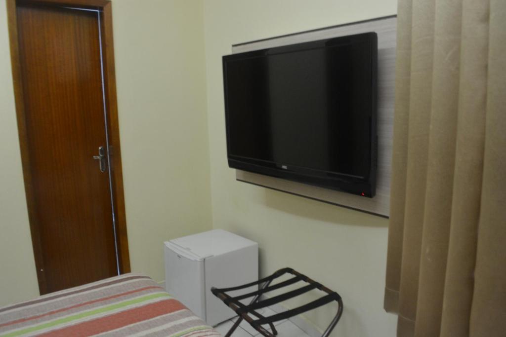  Hotel Calstar