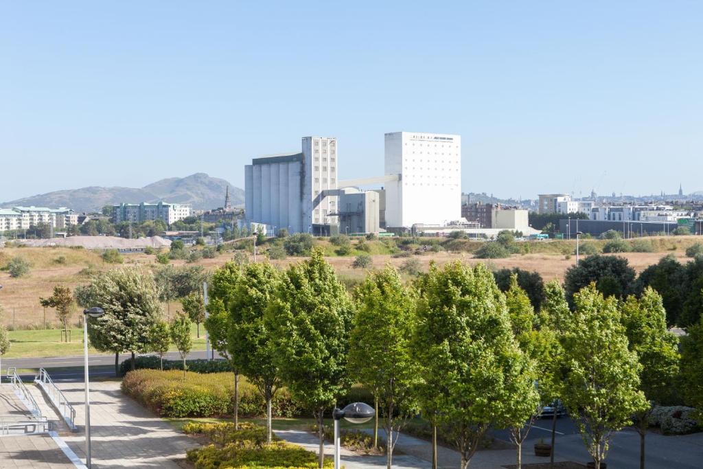 Stylish Garden View Apartment - Apartamento De Dos Dormitorios