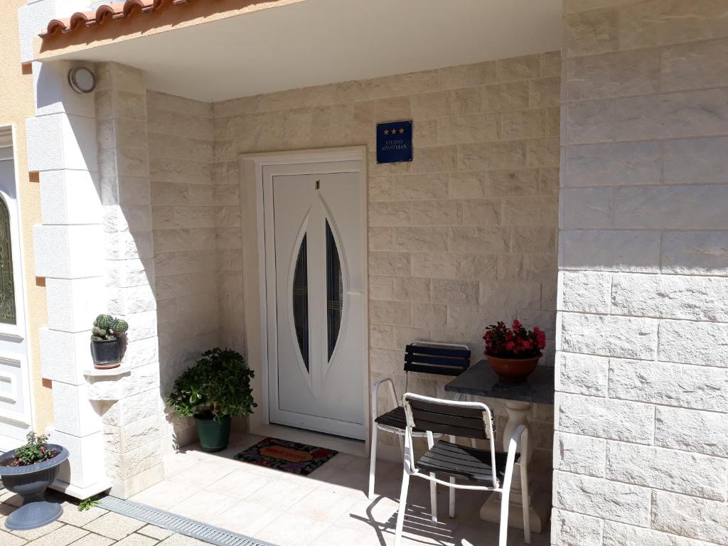 Fotografie z fotogalerie ubytování Apartmani Tanja v destinaci Marina
