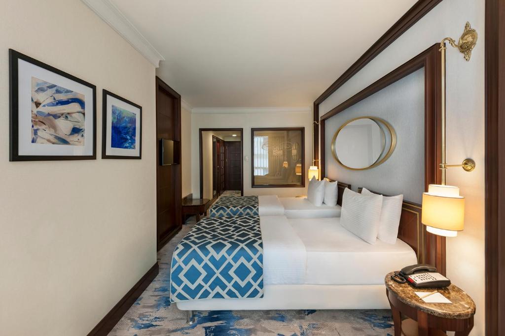 Elite World Istanbul Taksim - Classic Room With 2 Single Beds
