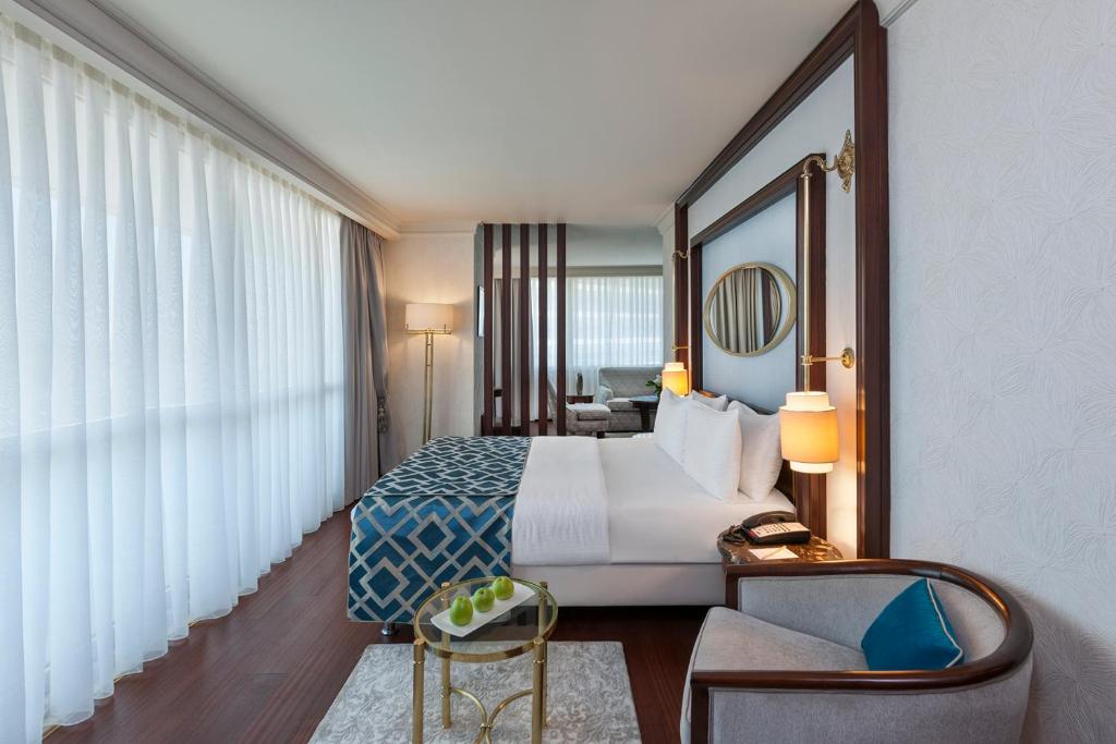 Elite World Istanbul Taksim - Junior Suite With Queen Size Bed