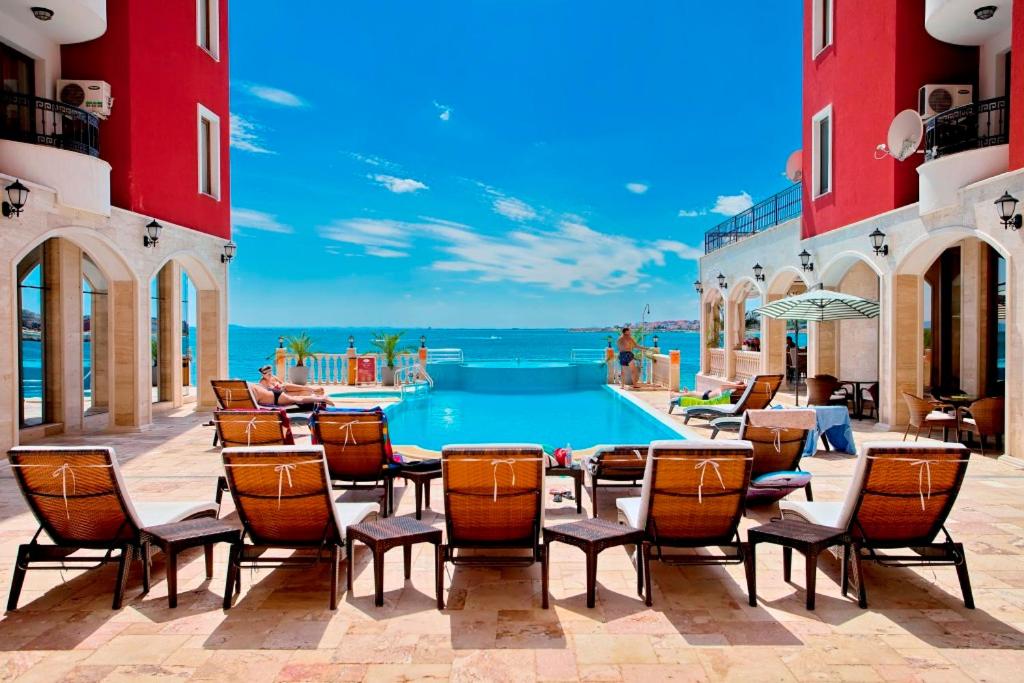 Rich Apartment Nesebar - Housity