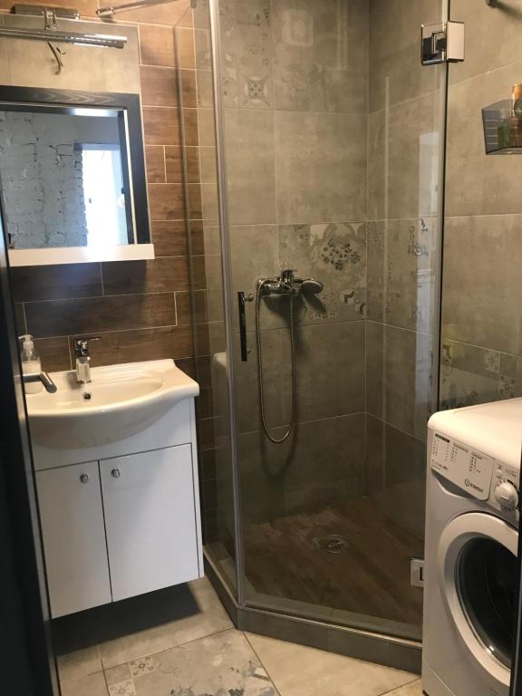 Ein Badezimmer in der Unterkunft Mihajlovik LUX Apartment in Heart of SKOPJE