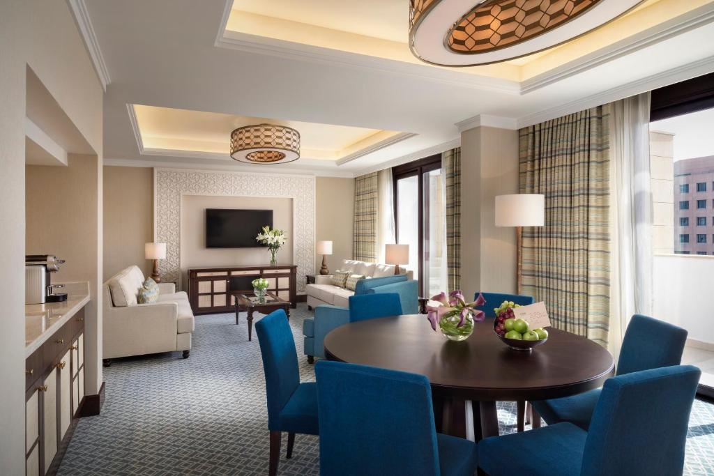 Posezení v ubytování Al Najada Doha Hotel by Tivoli