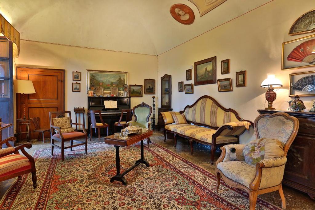 Posezení v ubytování Relais I Castagnoni