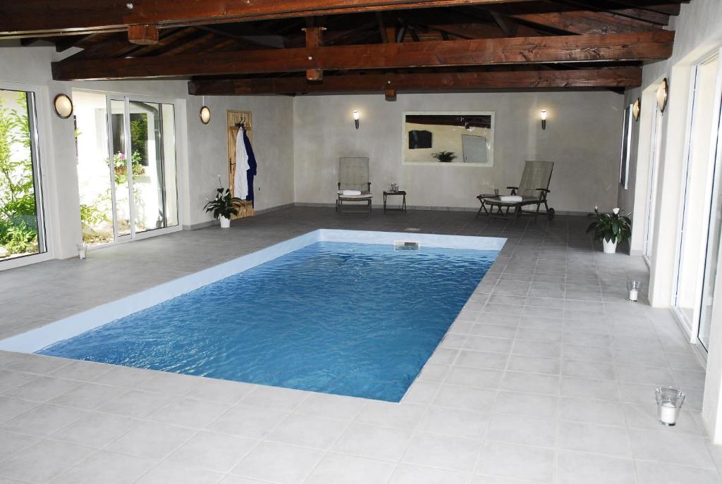 Bazén v ubytování Ferienwohnung Au Pajot nebo v jeho okolí