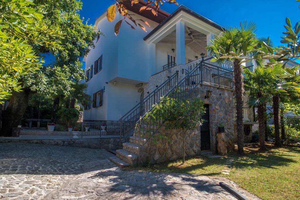 Budova, kde se apartmán nachází