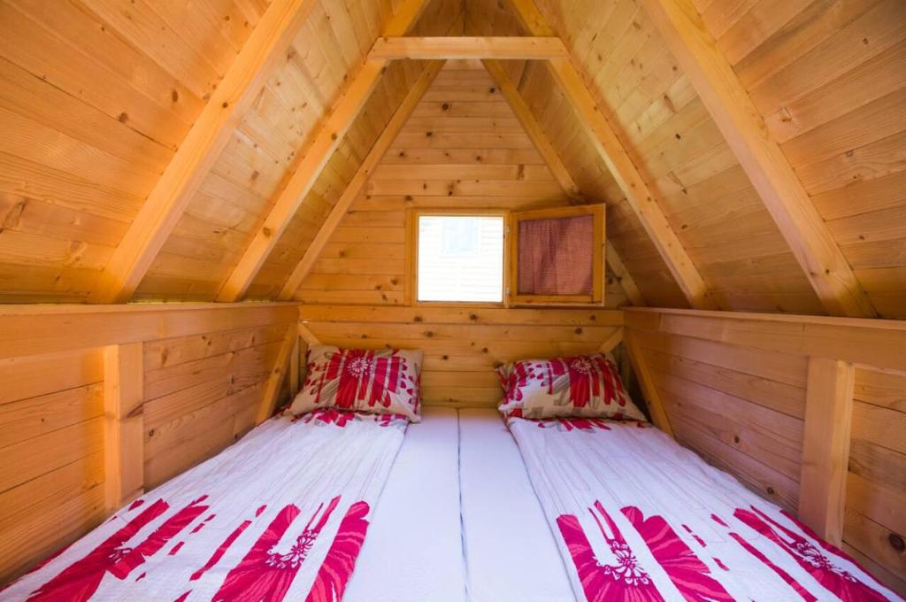 Postel nebo postele na pokoji v ubytování Rafting Camp Tara 87