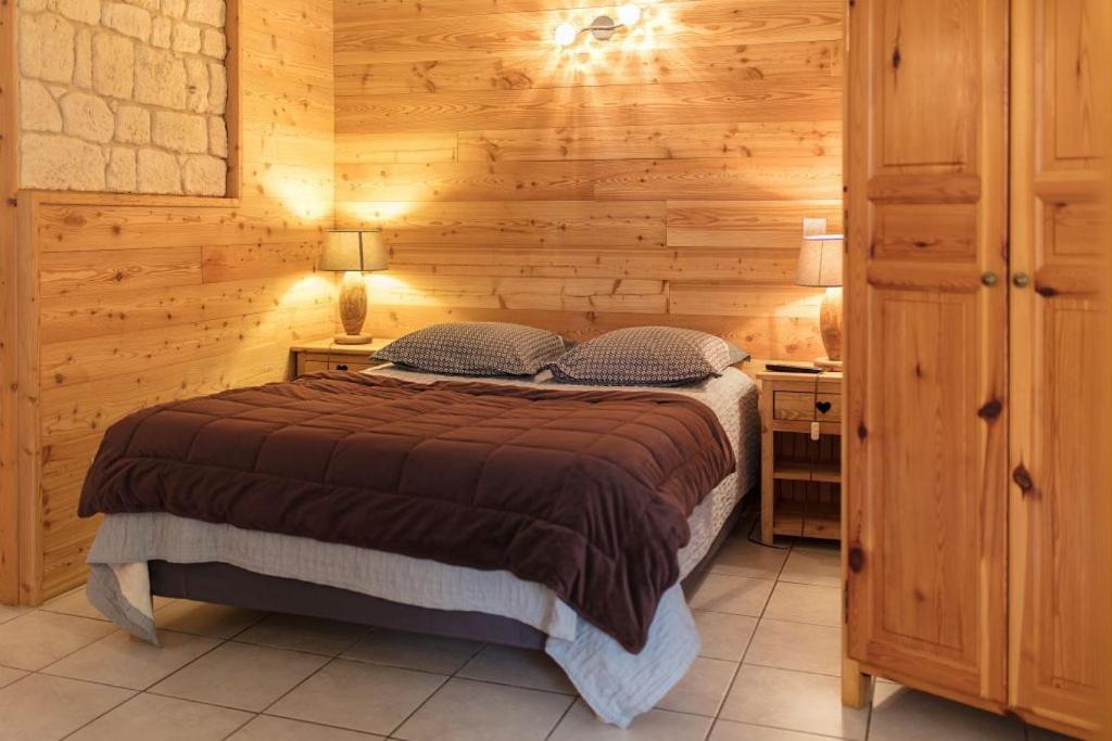 Postel nebo postele na pokoji v ubytování Chambres d'hotes Les Clarines