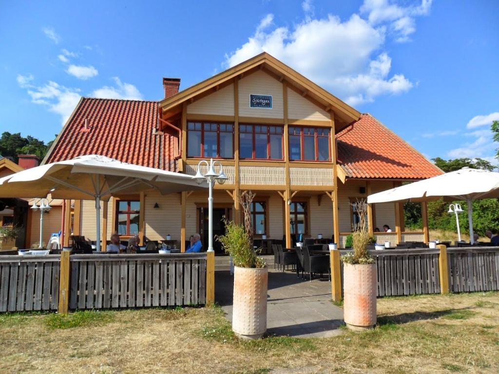Budova, kde se chata nachází