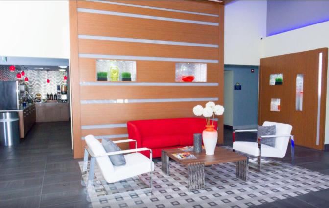 Posezení v ubytování Arya Inn & Suites