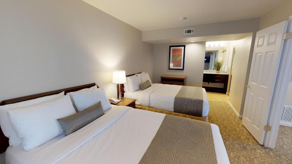 Chase Suite Hotel Newark Fremont - 