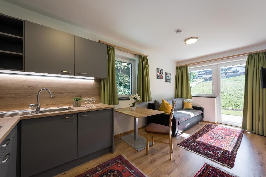 Kuchyň nebo kuchyňský kout v ubytování Ferienwohnung Unterlechner