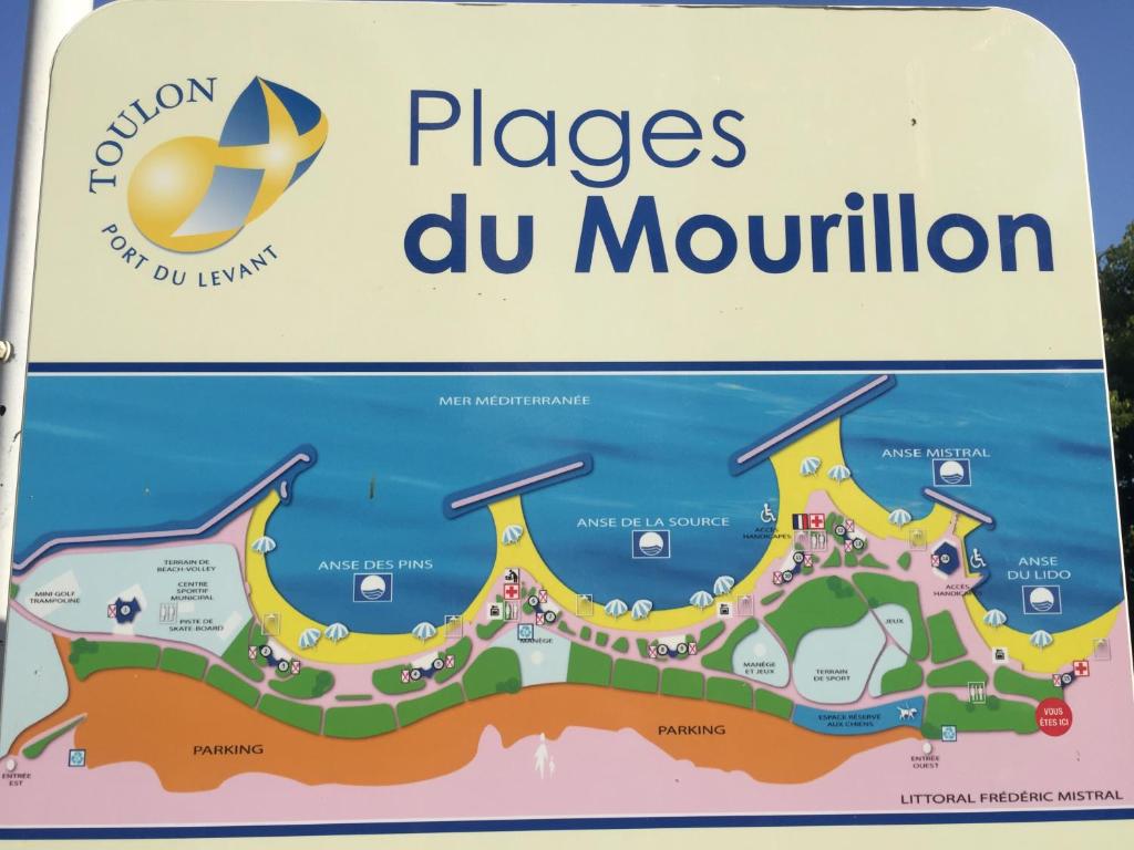 a sign for the stages du mauritius at Le Goeland 3 ,balcon petite vue mer latérale au 3 eme étage sans ascenseur in Toulon