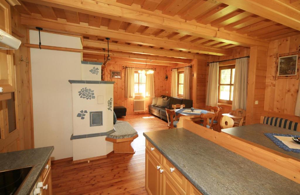 Kuchyň nebo kuchyňský kout v ubytování Gasserhütte