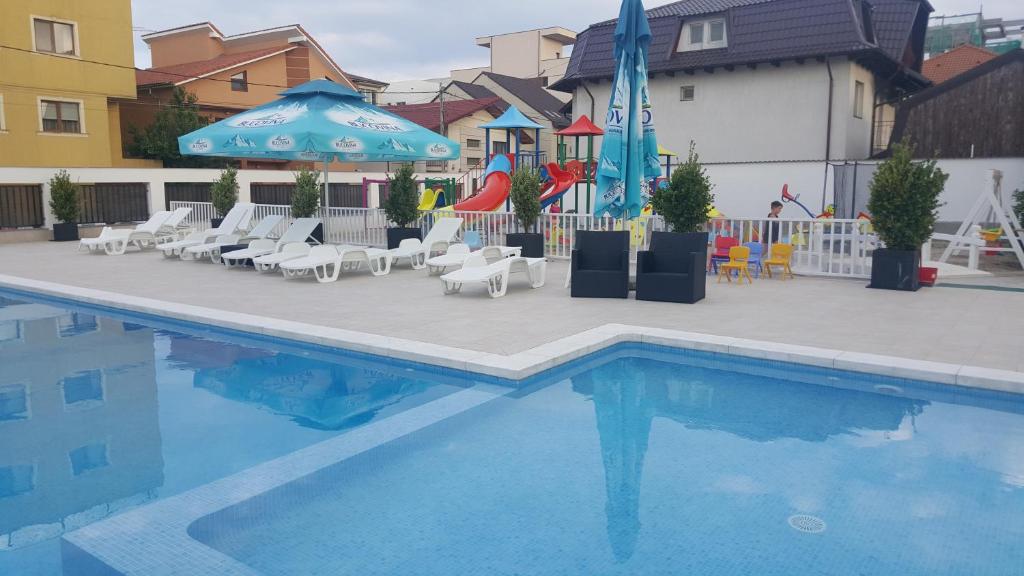 Bazén v ubytování Vila Sangria nebo v jeho okolí
