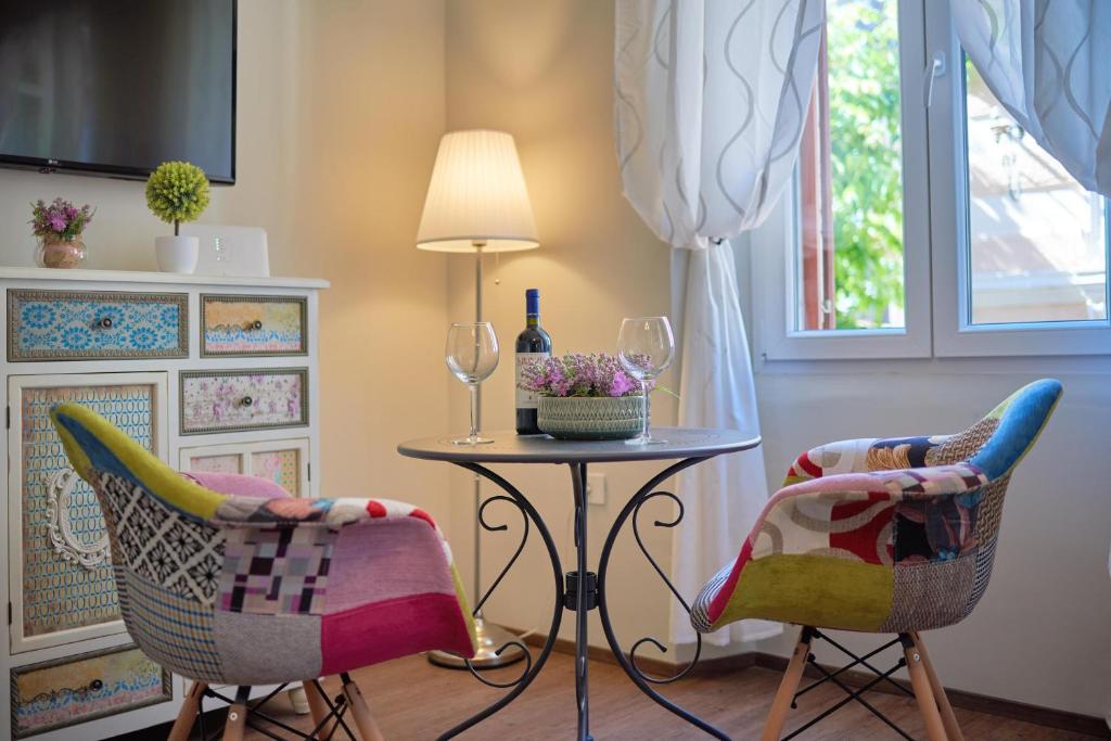 Old City Romanitic Studios 1 with FREE private parking, Pula (updated prices 2025) - 15