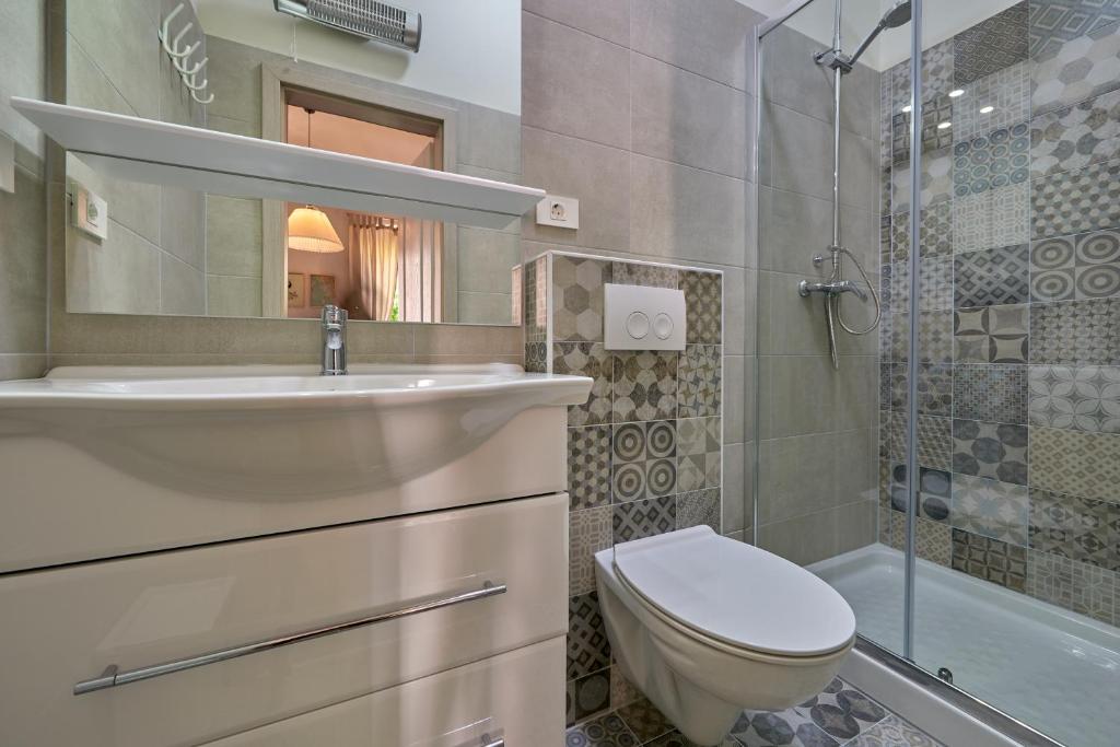 Old City Romanitic Studios 1 with FREE private parking, Pula (updated prices 2025) - 7