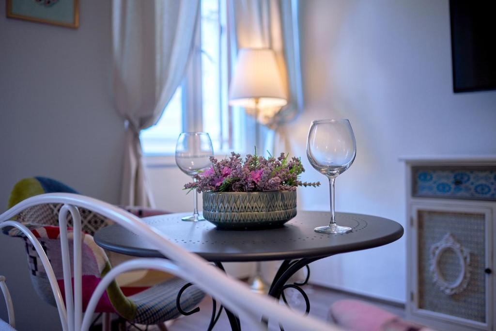 Old City Romanitic Studios 1 with FREE private parking, Pula (updated prices 2025) - 14