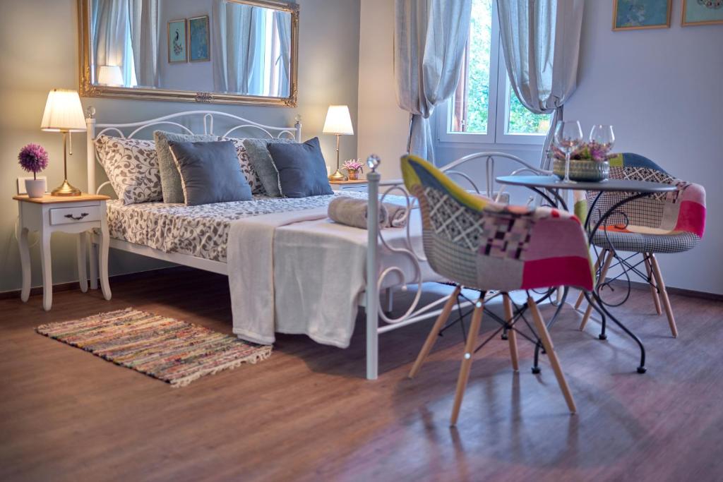 Old City Romanitic Studios 1 with FREE private parking, Pula (updated prices 2025) - 12