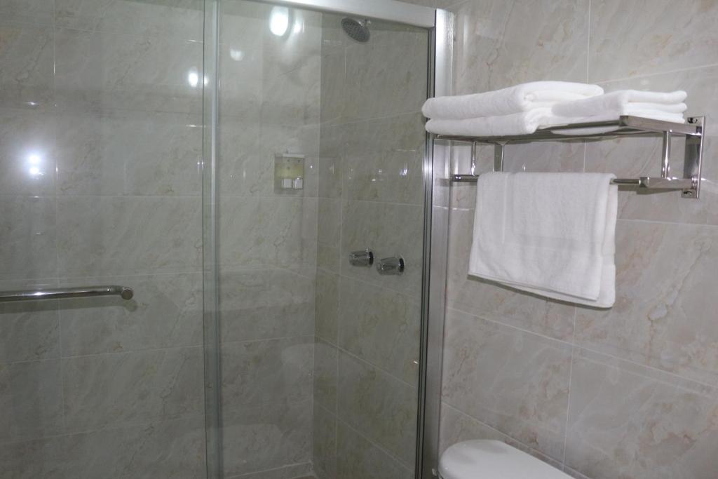 Vannituba majutusasutuses Hotel F Sur Inn
