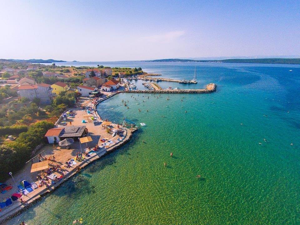 - une vue aérienne sur la plage dans l'établissement Masanda Luxury Apartments, à Dobropoljana