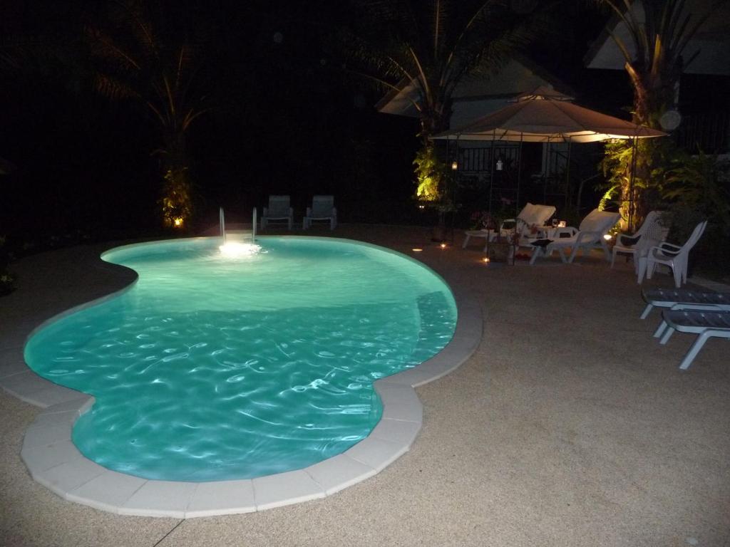 Groovy Bungalows - 15