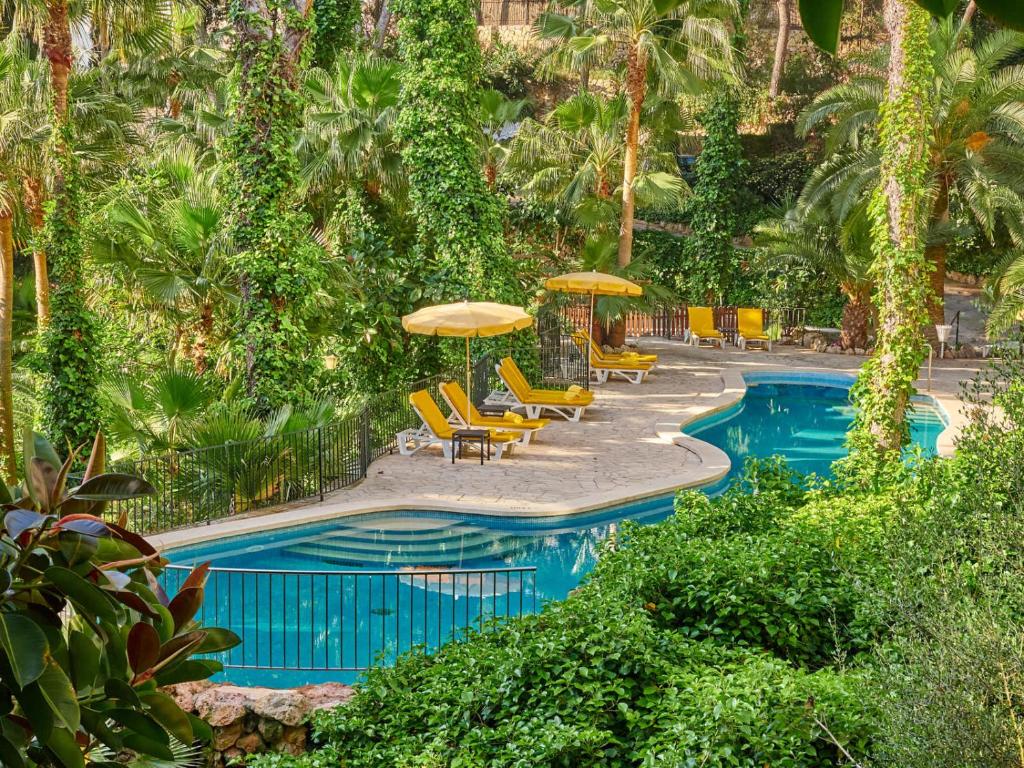 Bazén v ubytování Hotel Bon Sol Resort & Spa nebo v jeho okolí