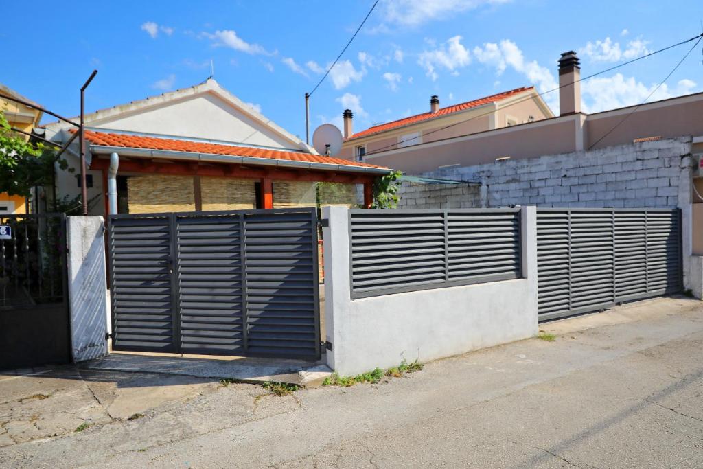 Zdjęcie z galerii obiektu Apartments Krolo w mieście Zadar