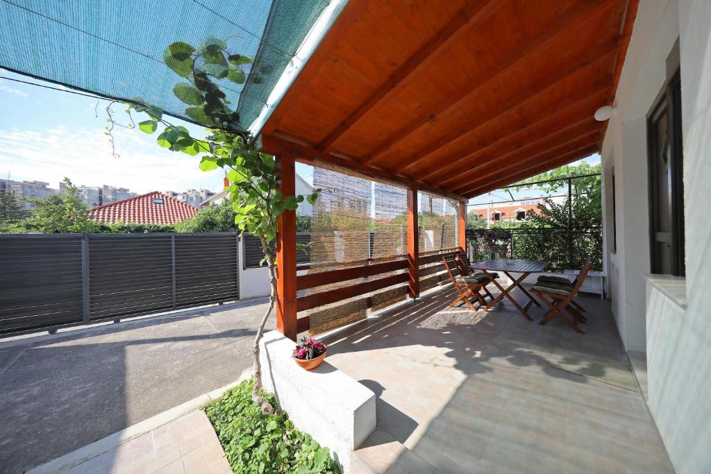 Zdjęcie z galerii obiektu Apartments Krolo w mieście Zadar