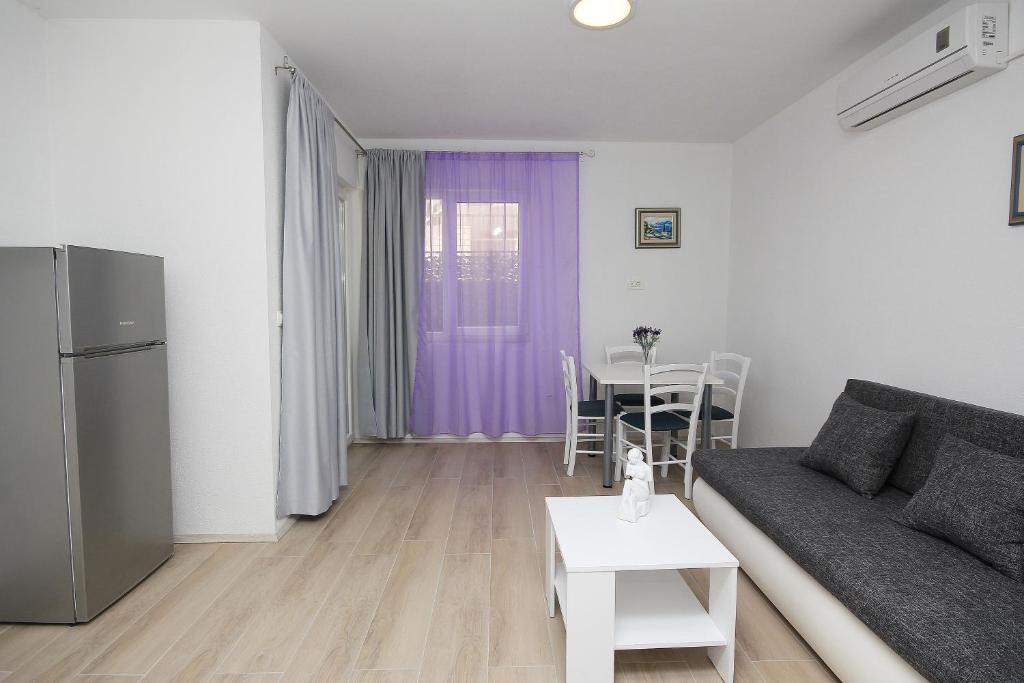 Posedenie v ubytovaní Apartmani Lovre