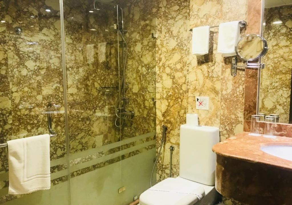 Koupelna v ubytování Asherij Hotel