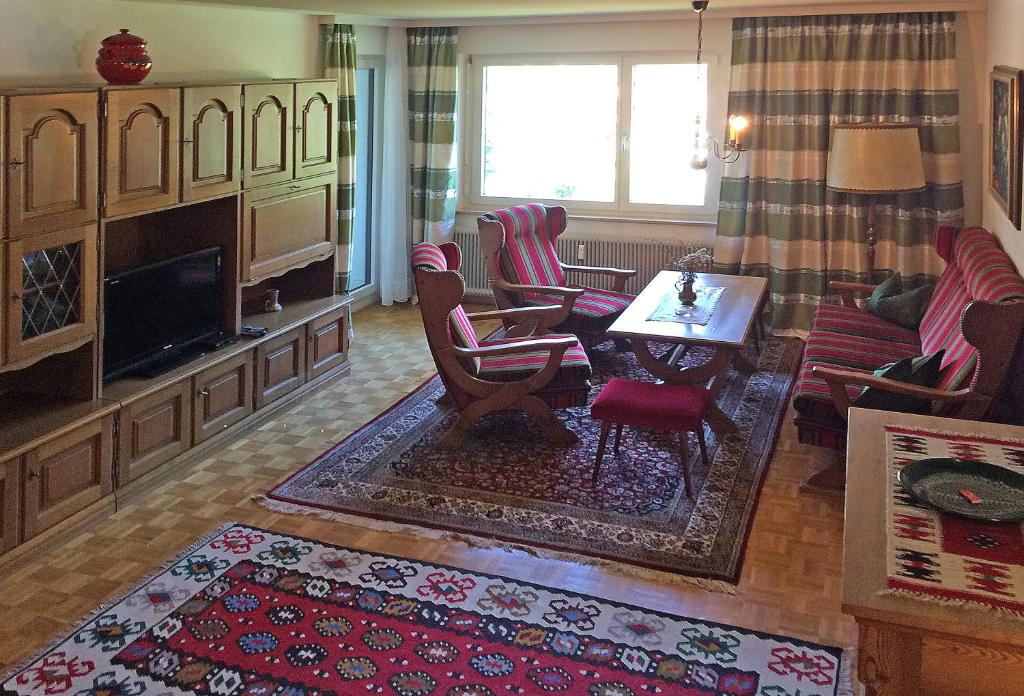 A seating area at Ferienwohnung Linus