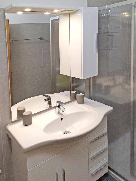 A bathroom at Ferienwohnung Linus