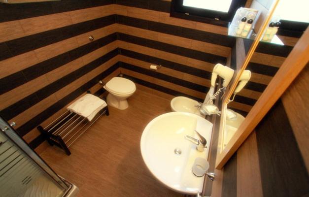 Koupelna v ubytování BNS Hotel Francisco